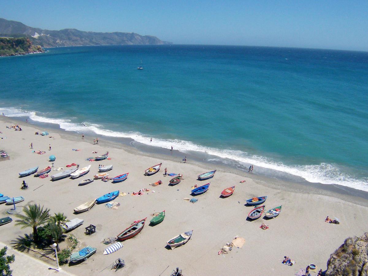 Burriana Front Line Apartment Nerja Exterior photo