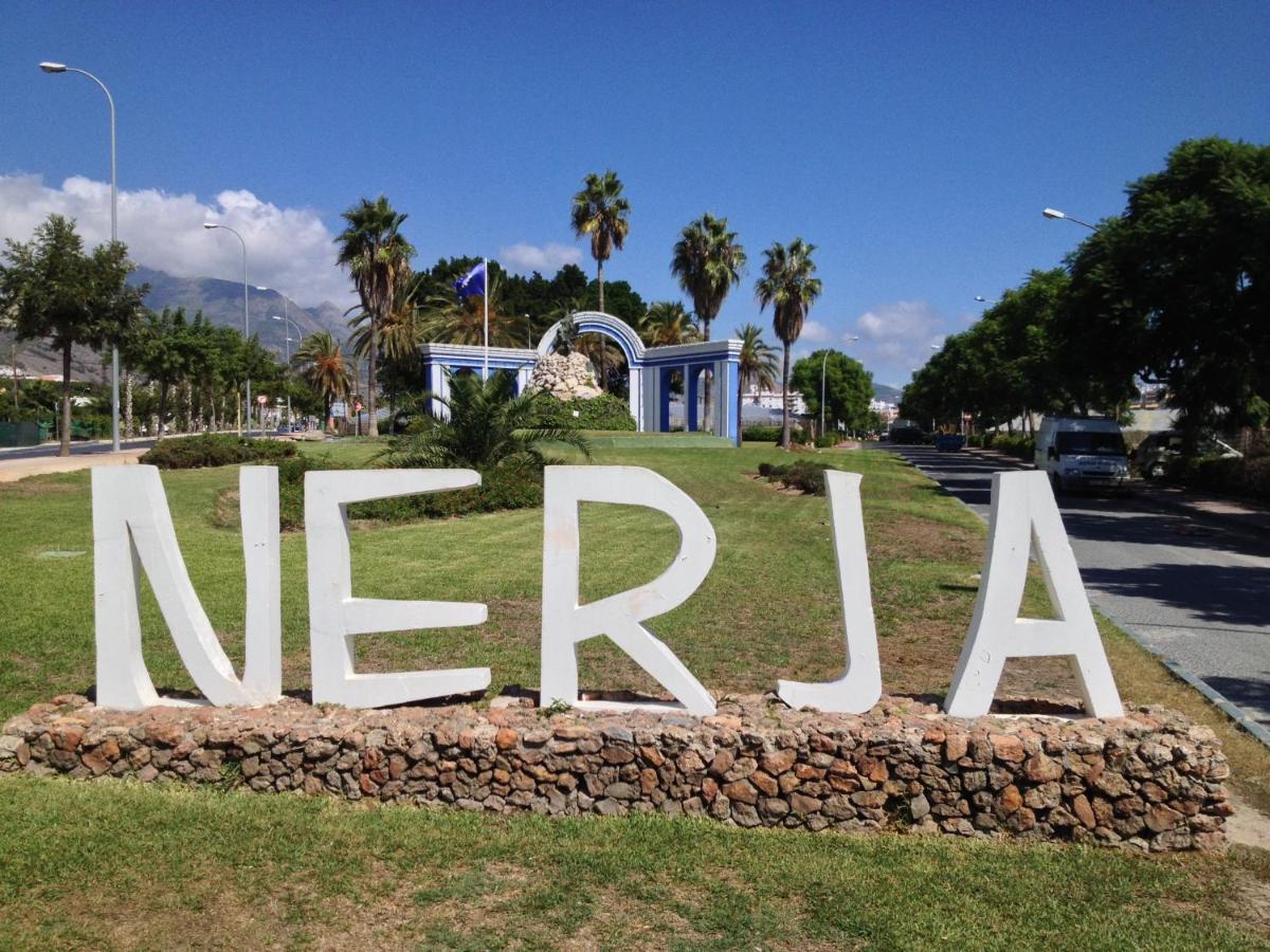 Burriana Front Line Apartment Nerja Exterior photo