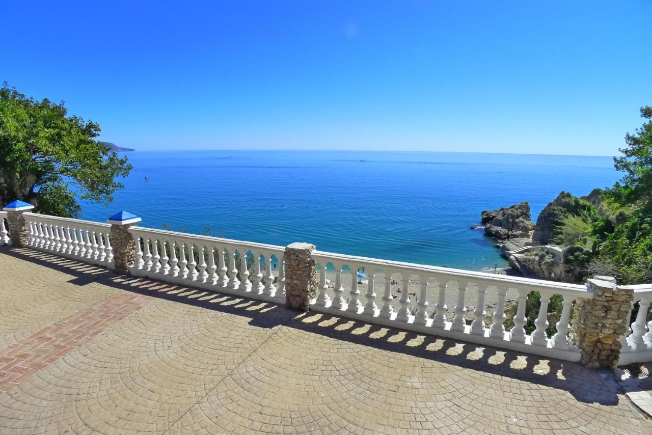 Burriana Front Line Apartment Nerja Exterior photo